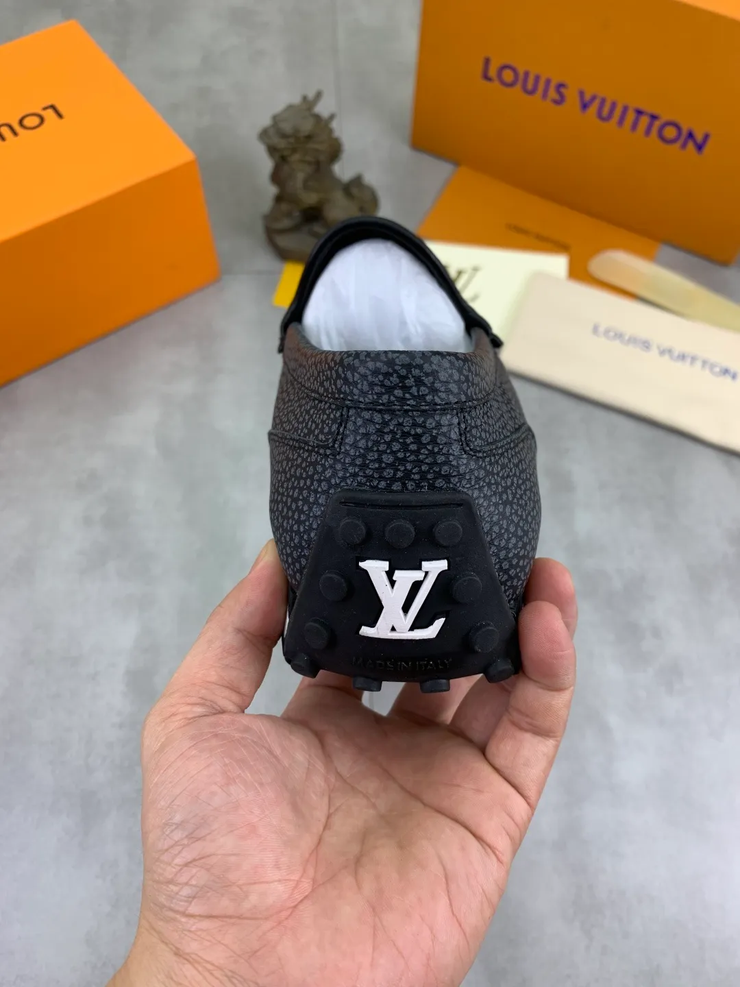 Men's Men's Shoes 💰P640 New Style 💶[LOUIS VUITTON] Water-dyed Niuli Original Order New Style 🍀LV Louis Vuitton *——Top version of LV classic leather shoes! Made of imported original calfskin, original leather side strips and wear-resistant high-end rubber outsole! High quality products! Color: black optional Size: 39-45